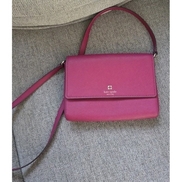 Kate Spade Dody Fuchsia 9.5 x 5.5 x 1 inch cross body purse Barely Used - Picture 5 of 14